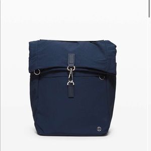 Lululemon Cross Paths Rucksack- BACKPACK NAVY BLUE